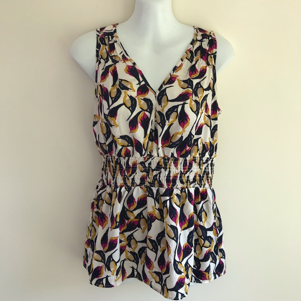 Woman’s Banana Republic Sleeveless Top/Blouse Size Petite S